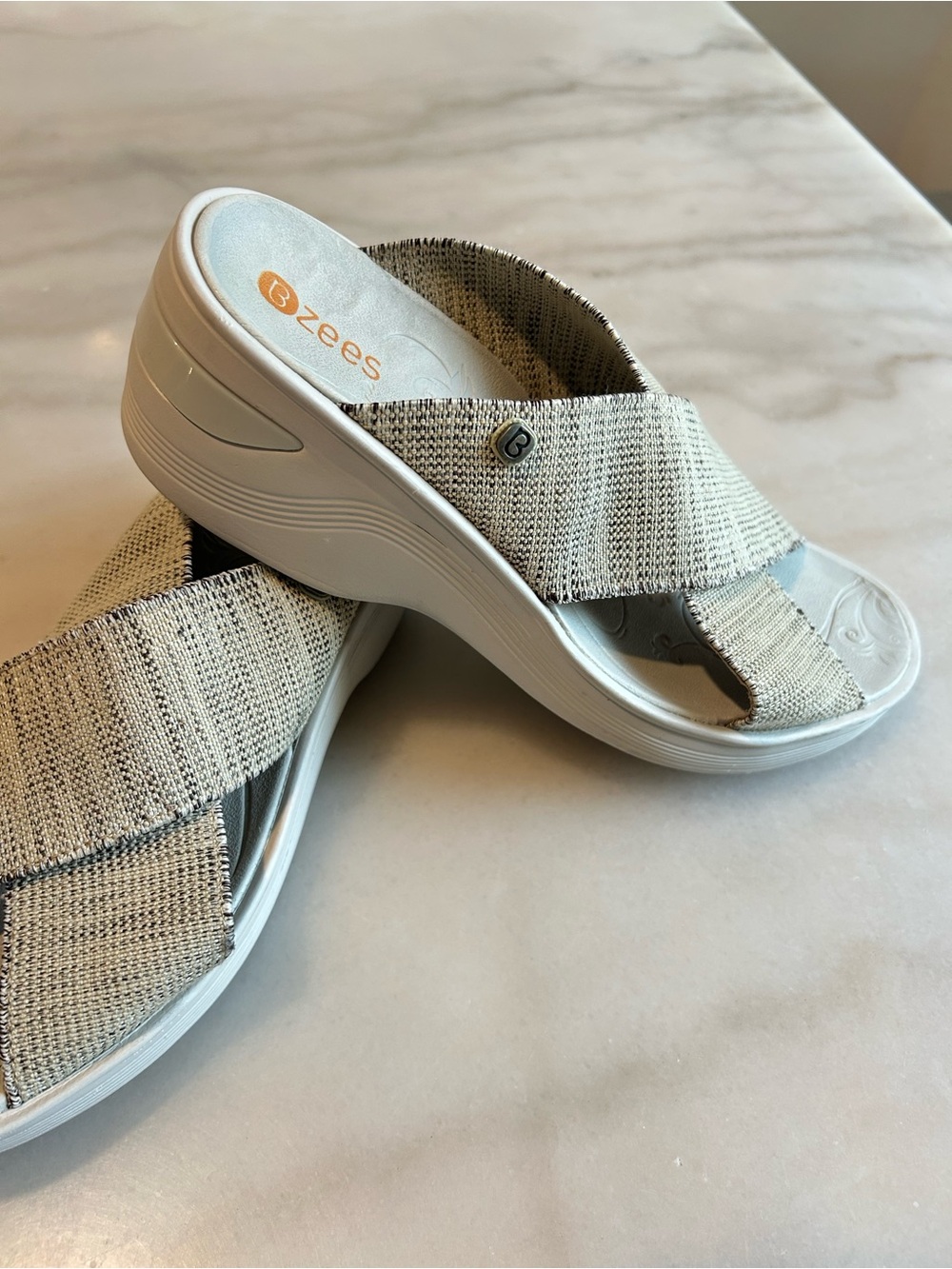 Bzees Desire Beige Cross Strap Wedge Sandals Size 8 M Euro 39 Comfort Washable